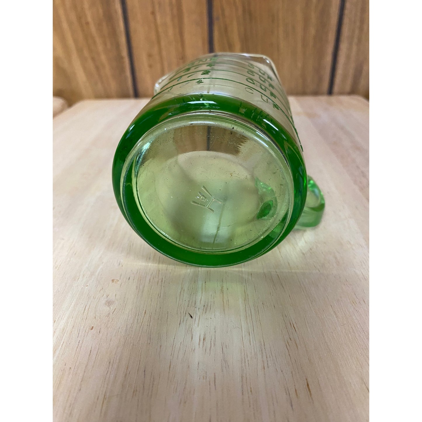 Uranium Hazel Atlas 3 Spouted Measuring Cup