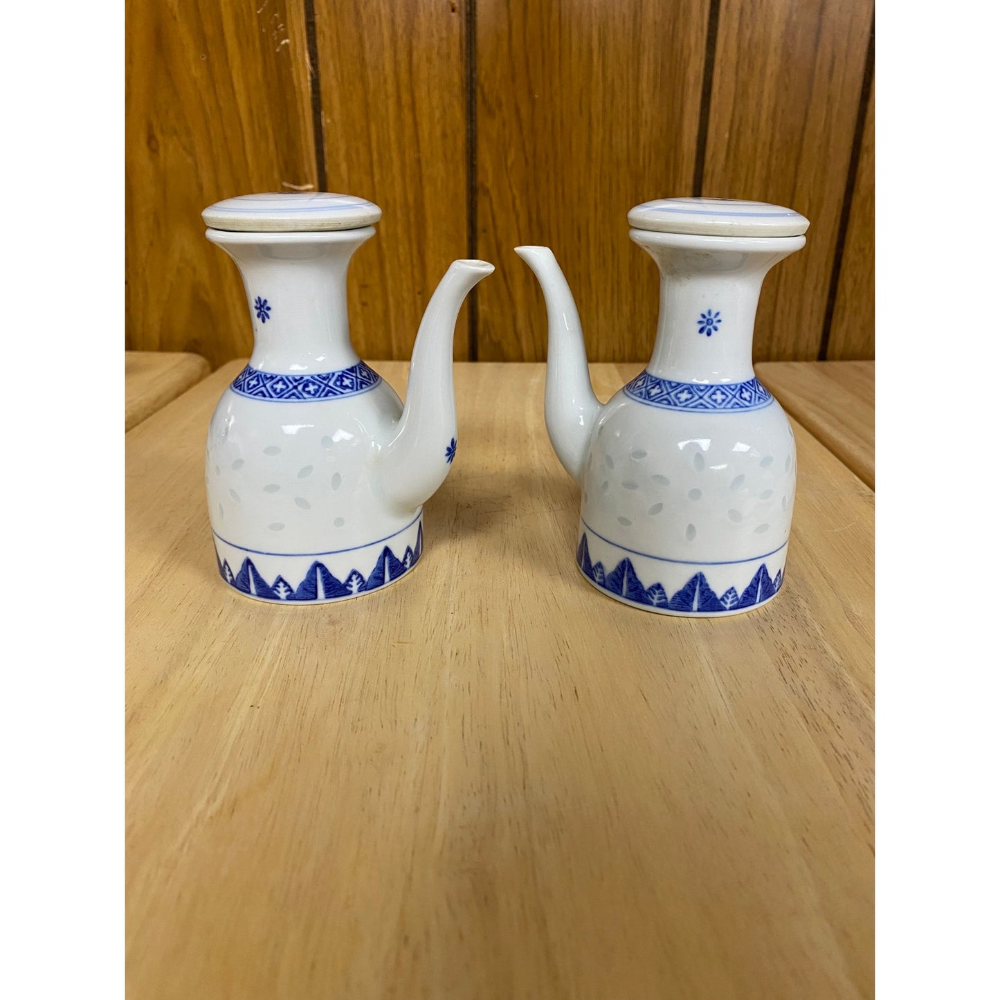 Set of Sake Bottles w/ Lid