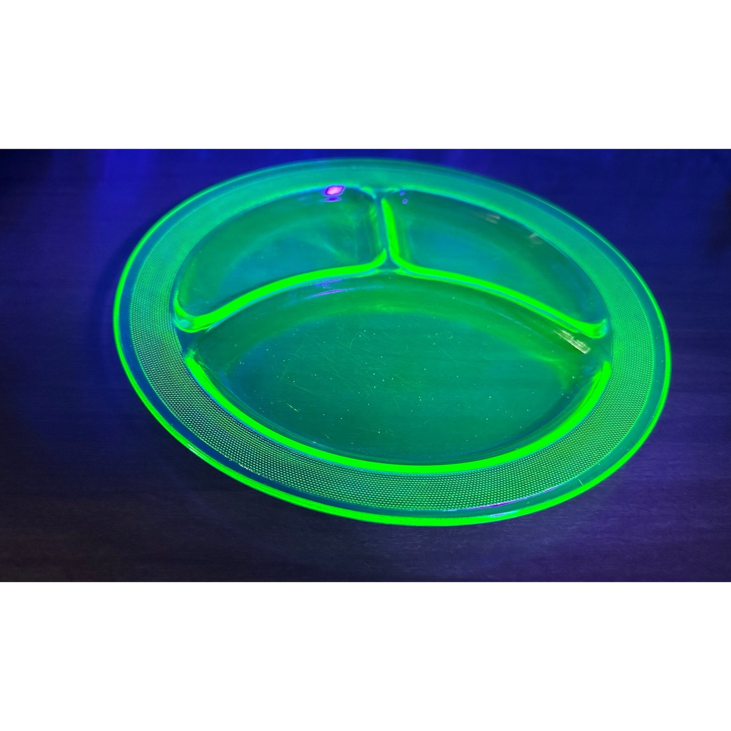 9 3/8” vintage LE smith homestead green uranium glass plate