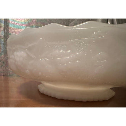 Vintage Anchor Hawking Fire king milk glass serving bowl