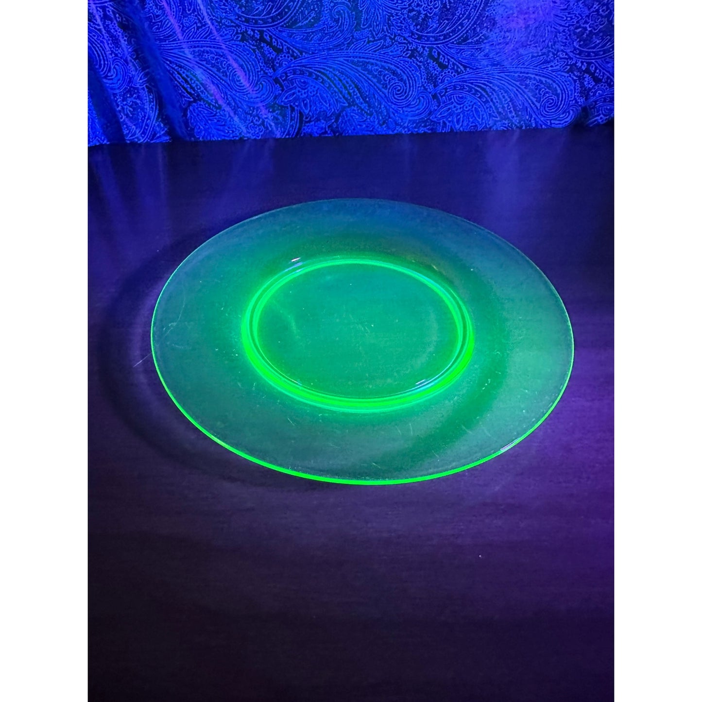 Vintage 7 3/8” uranium glass plate