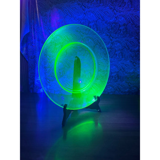 Vintage 9 1/2” uranium glass plate