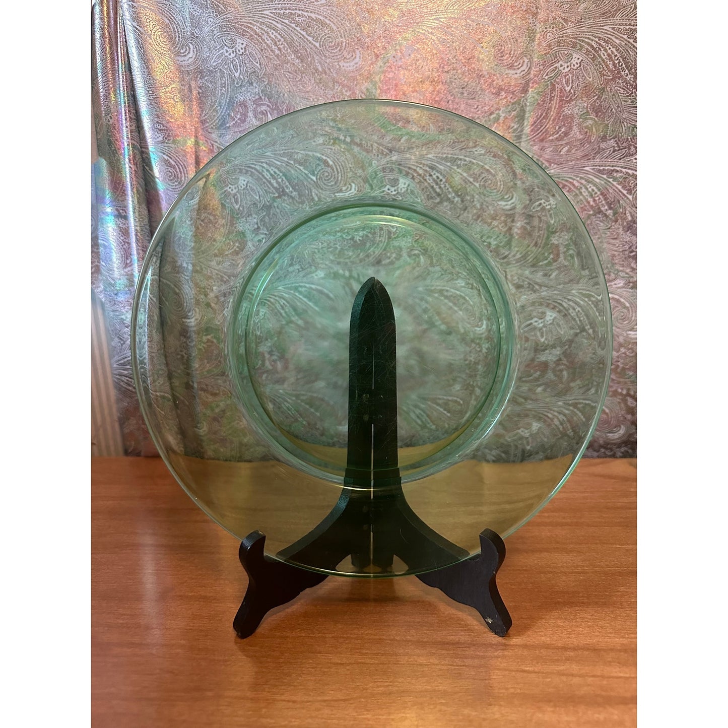 Vintage 9 1/2” uranium glass plate