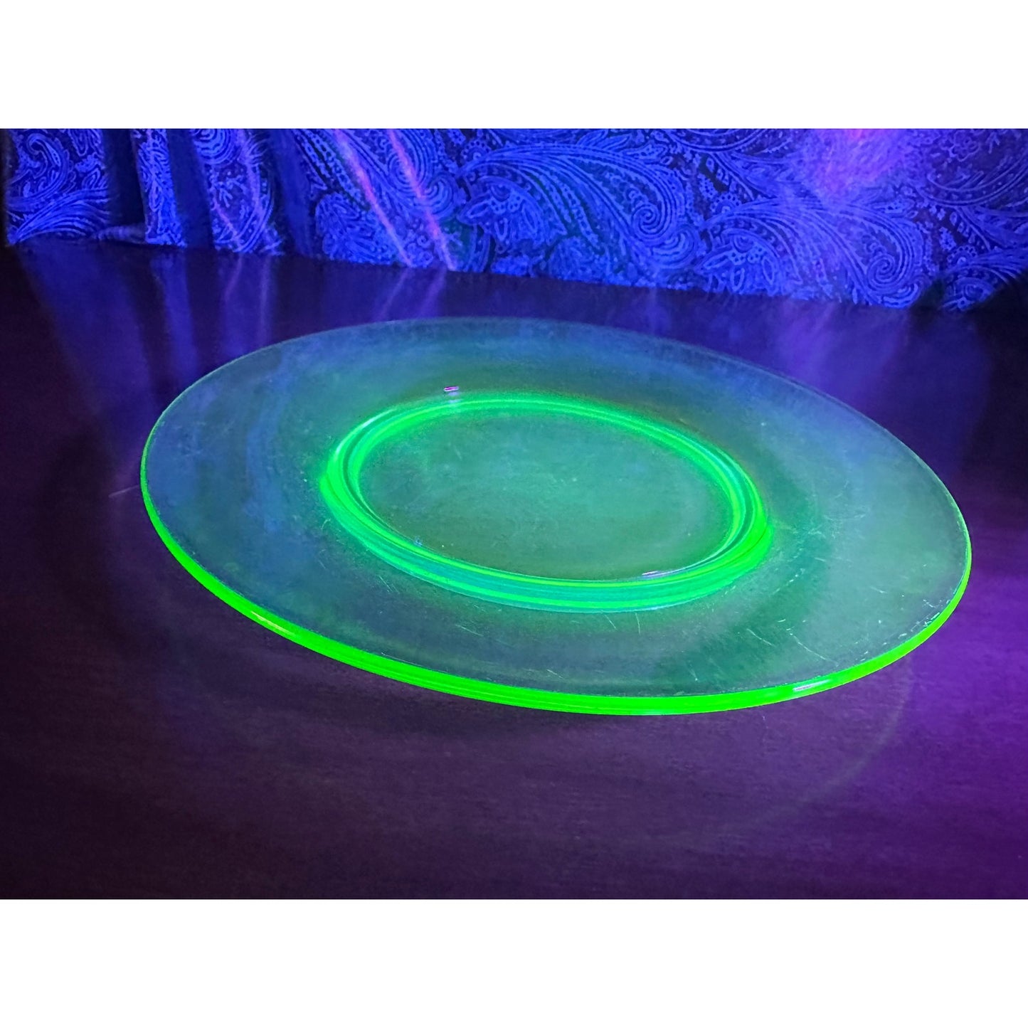 Vintage 7 3/8” uranium glass plate