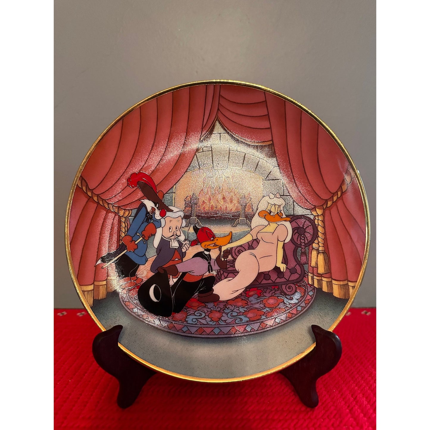 Looney Tunes "Scarlet Pumpernickle" Collectible Plate