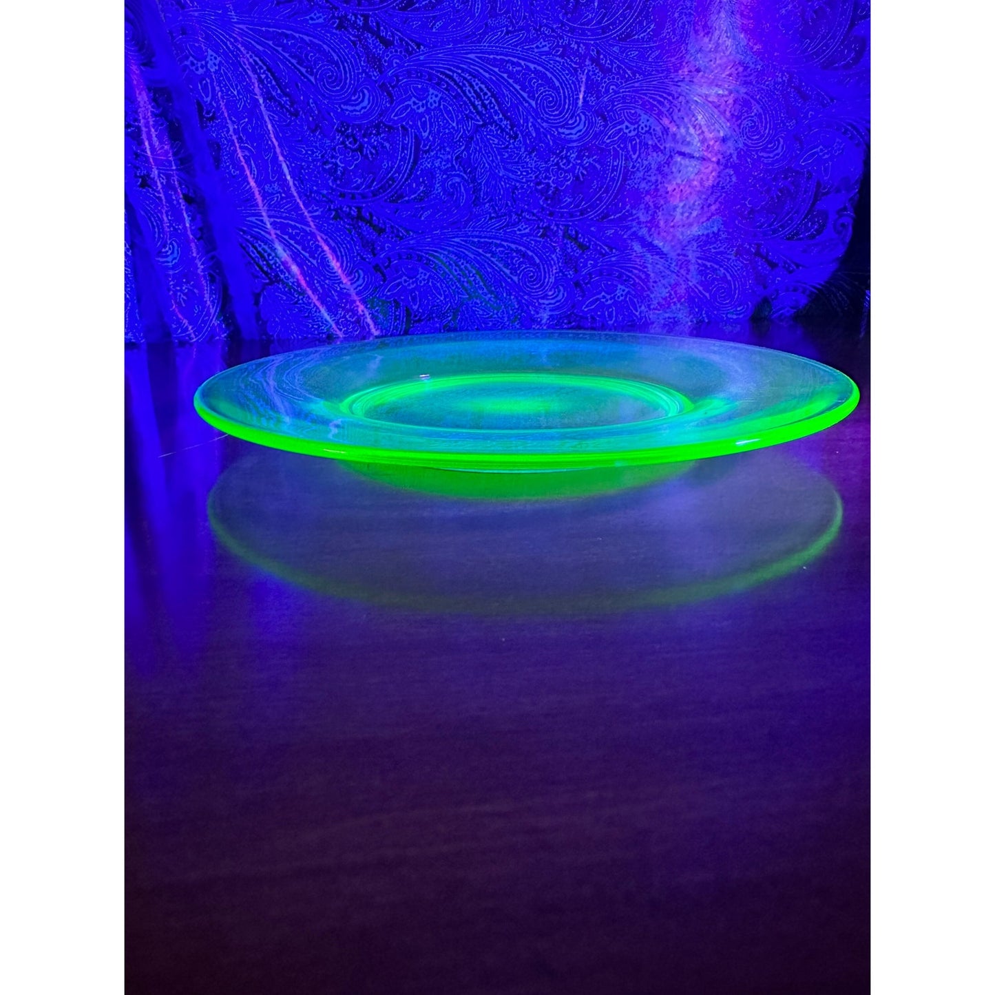 Vintage 7 3/8” uranium glass plate