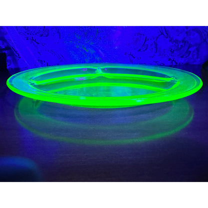 9 3/8” vintage LE smith homestead green uranium glass plate